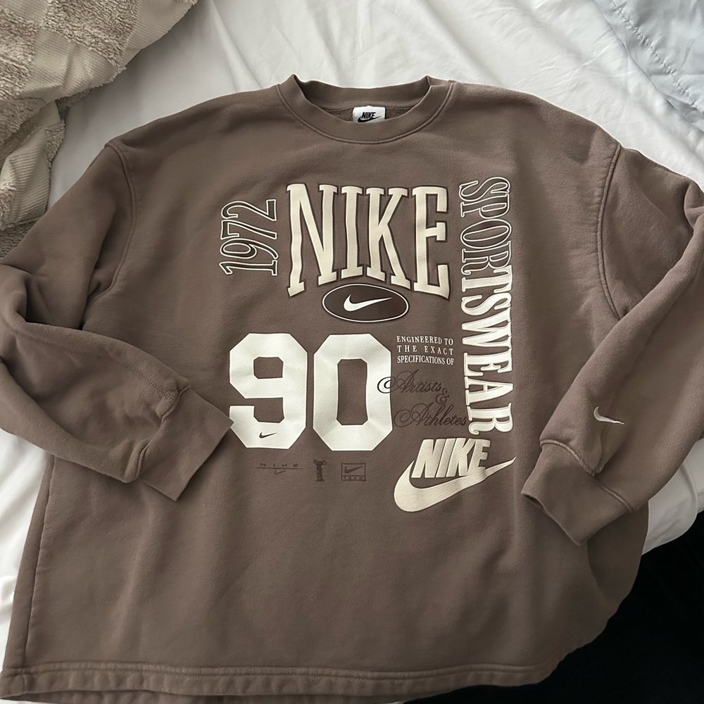 Nike Women’s Brown Sweatshirt